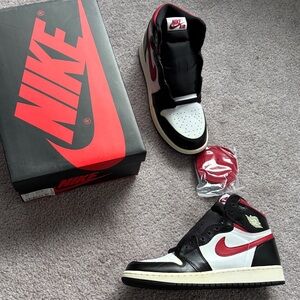 Jordan 1 Retro High OG Black White Red